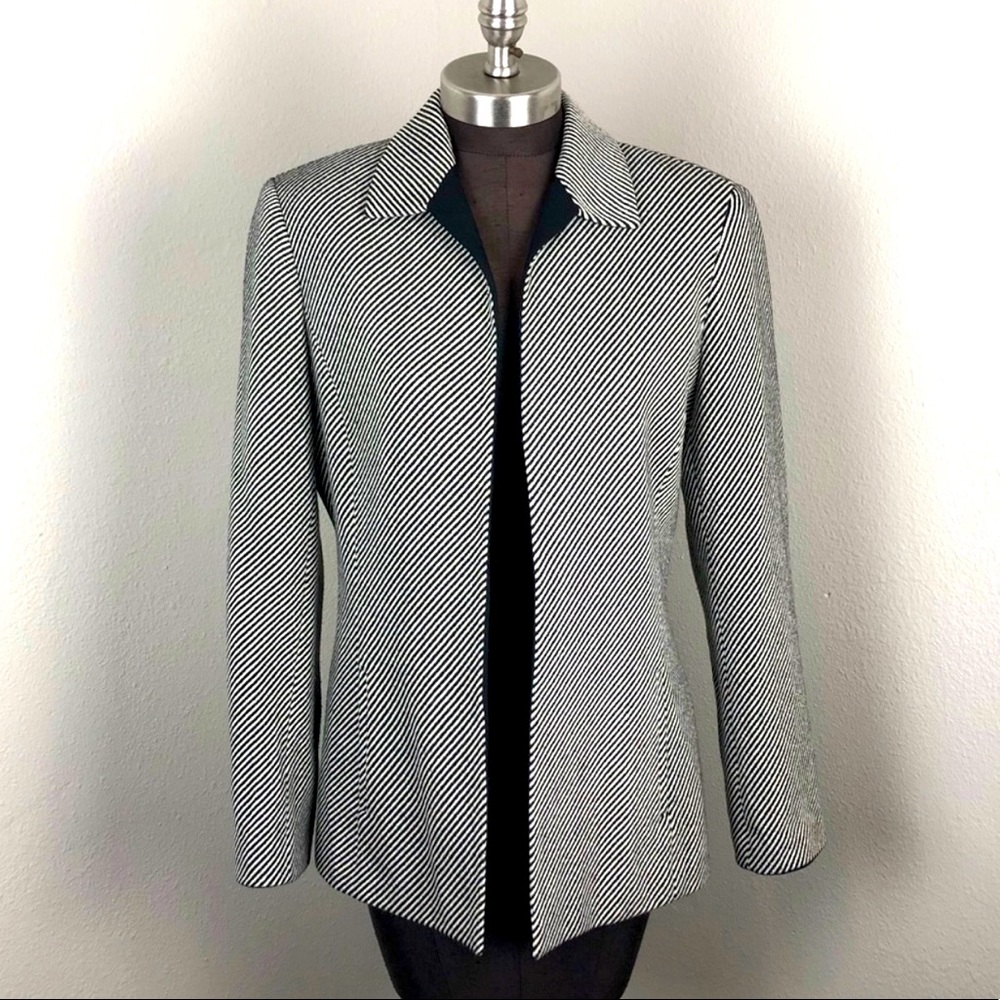 TAHARI Black & White Diagonal Stripe Wool Blend open front Blazer w Black Collar